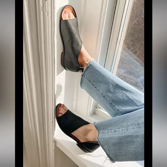 Free People Black Leather Mont Blanc Cut Out Flats Sandals - Picture 9 of 9